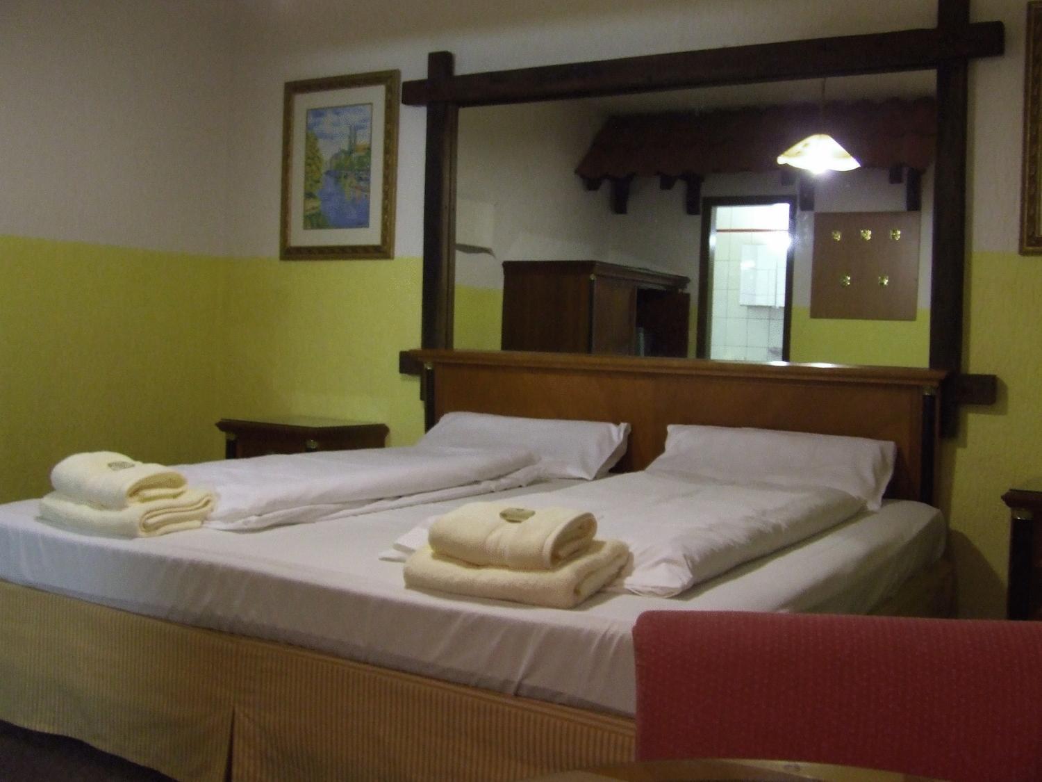 Hotel-Restaurant Orsoyer Hof 라인스버그 외부 사진