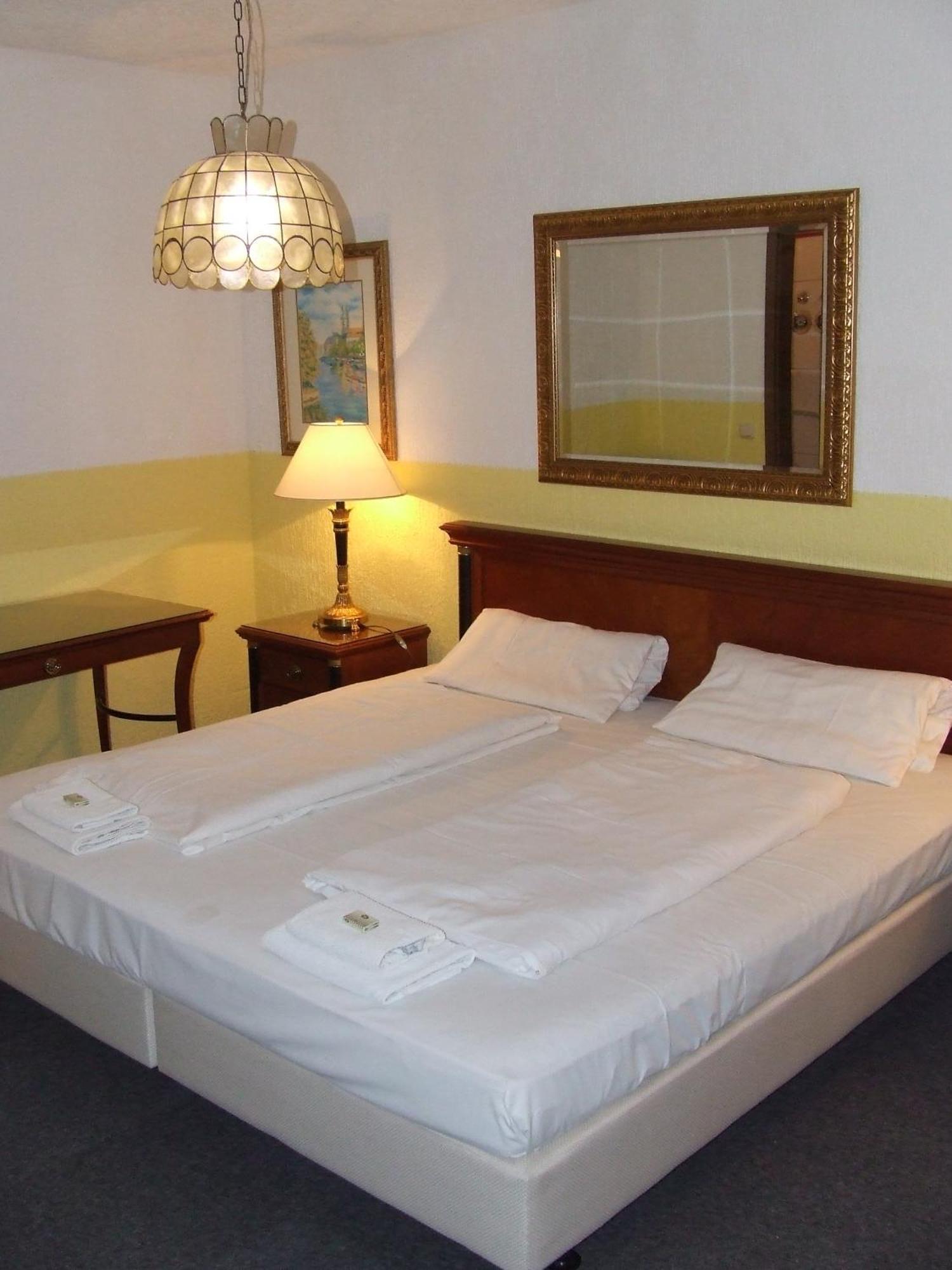 Hotel-Restaurant Orsoyer Hof 라인스버그 외부 사진
